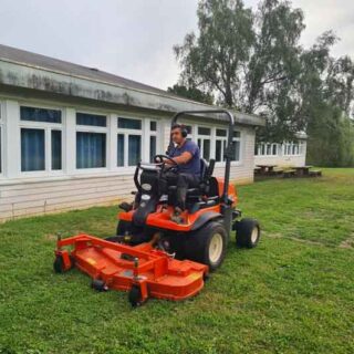 Entretien du campus par les apprentis